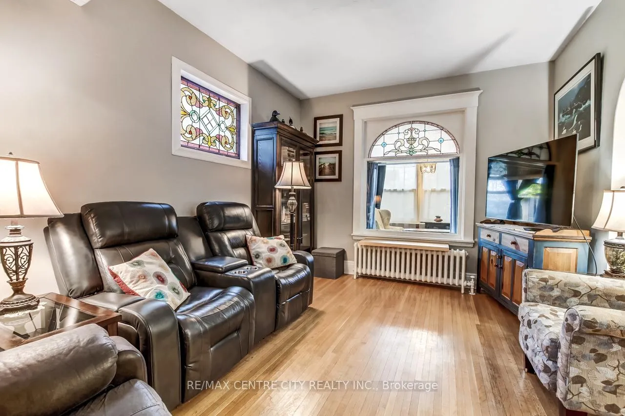 Photo 5 of 92 Forest Avenue, St. Thomas — HOMEH