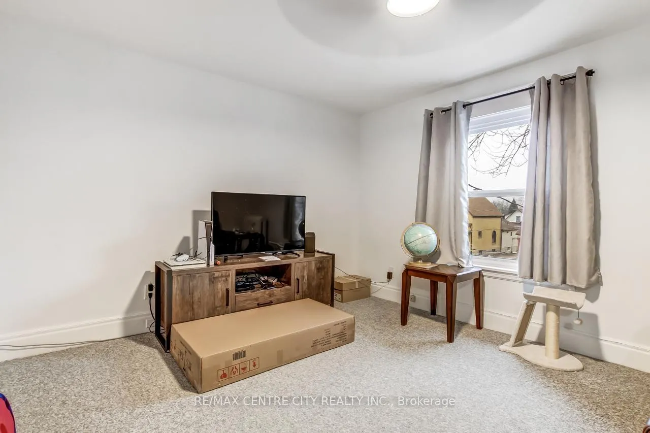 Photo 20 of 92 Forest Avenue, St. Thomas — HOMEH