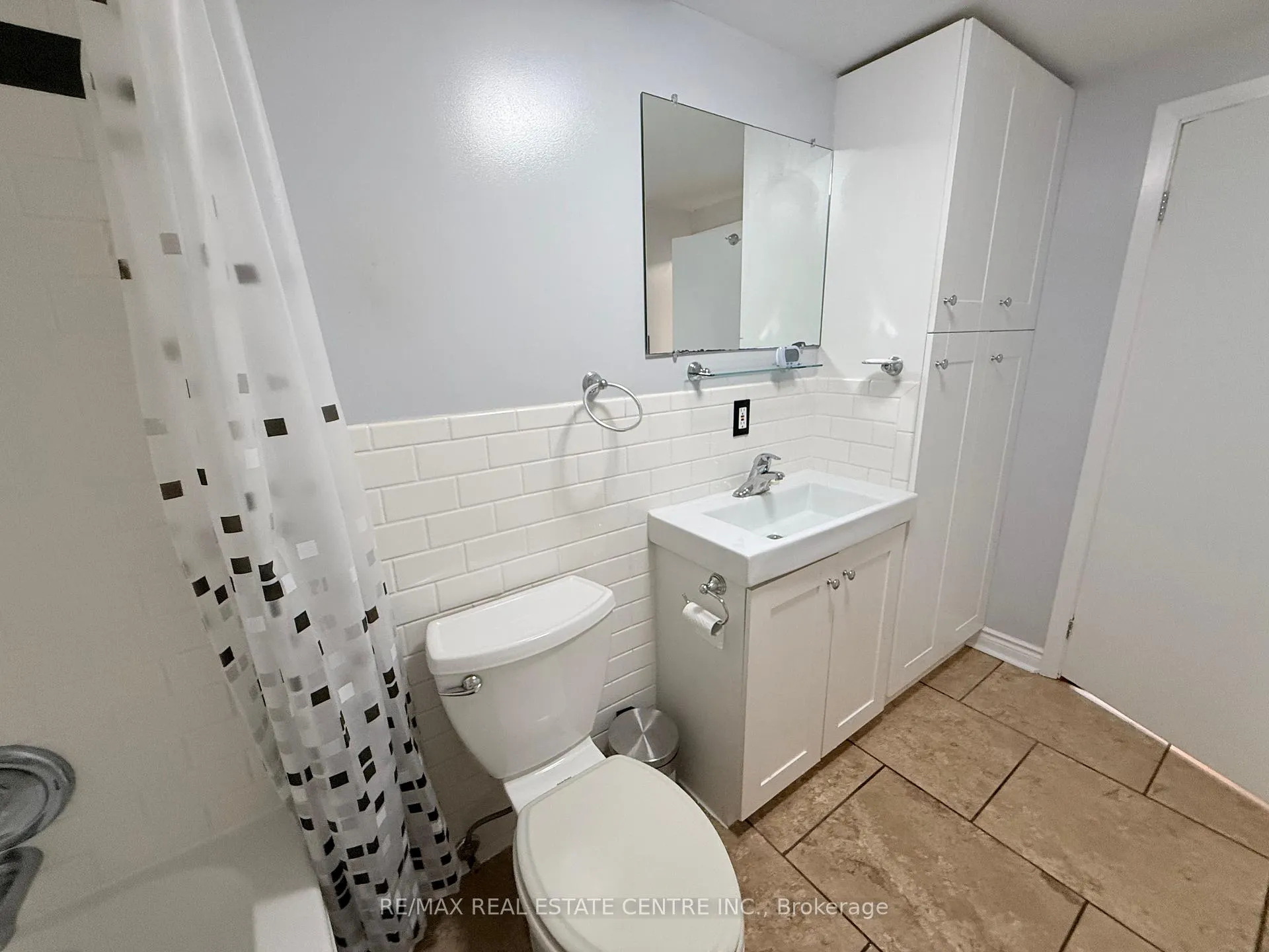 Photo 22 of Unit Basement, 18 Mackenzie Drive, Halton Hills, Georgetown — HOMEH