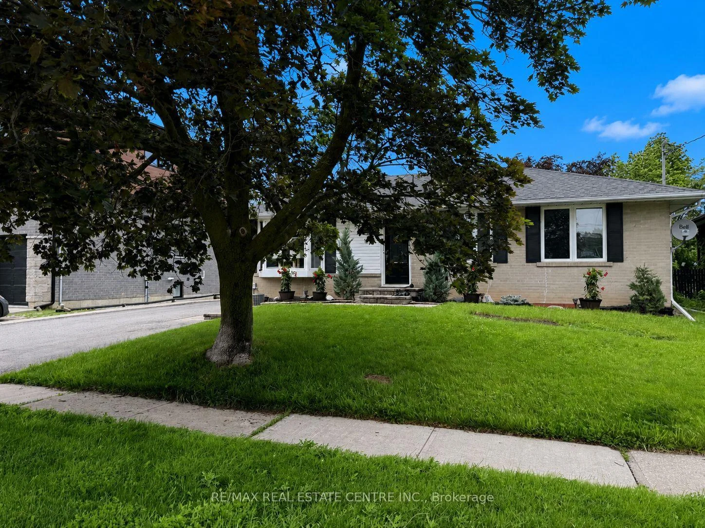 Photo 4 of Unit Basement, 18 Mackenzie Drive, Halton Hills, Georgetown — HOMEH