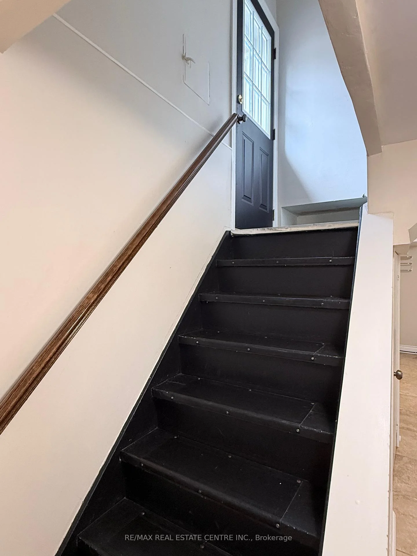Photo 27 of Unit Basement, 18 Mackenzie Drive, Halton Hills, Georgetown — HOMEH