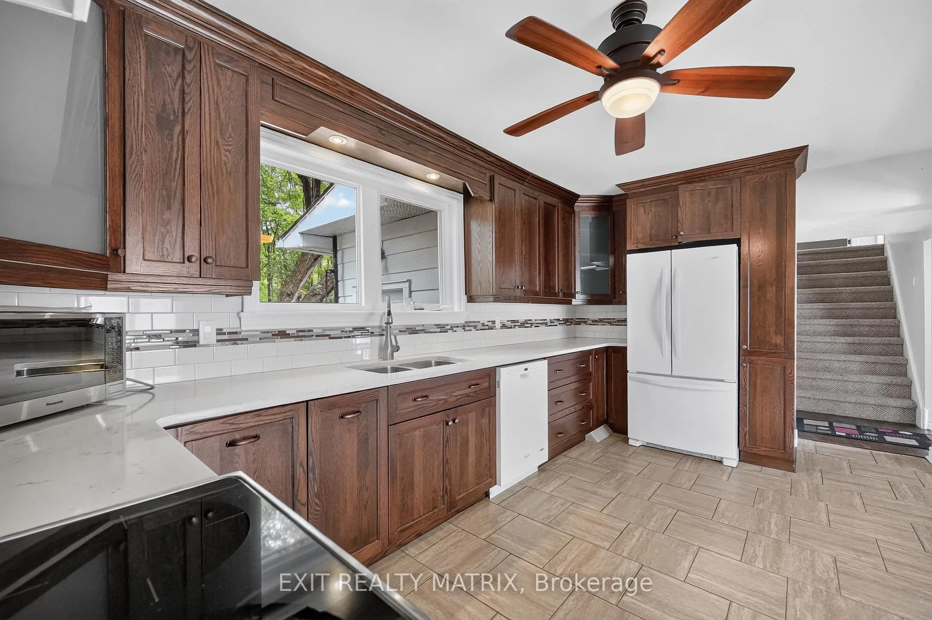 Photo 3 of 383 Castor Road, Russell, Russell Twp — HOMEH