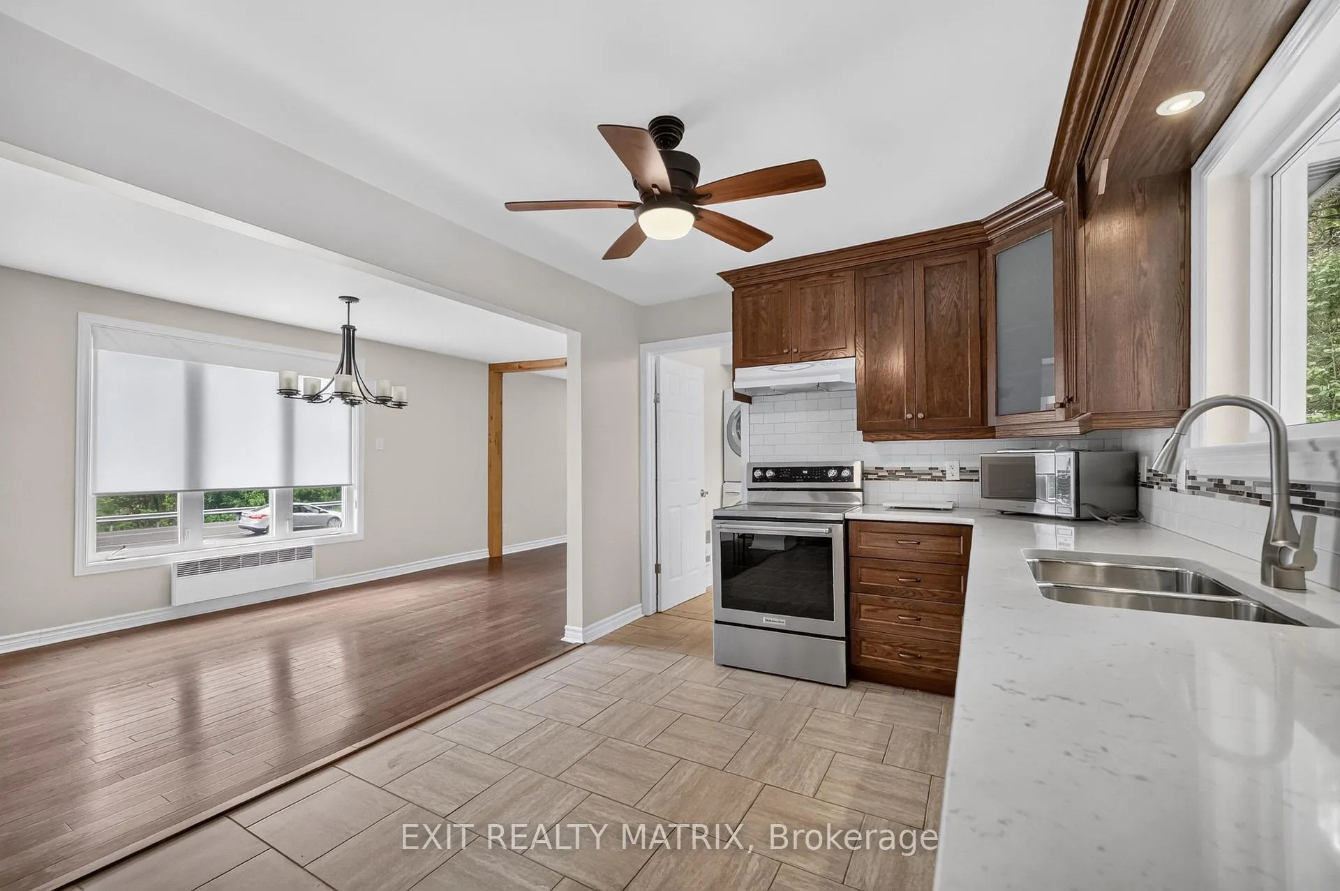 Photo 4 of 383 Castor Road, Russell, Russell Twp — HOMEH