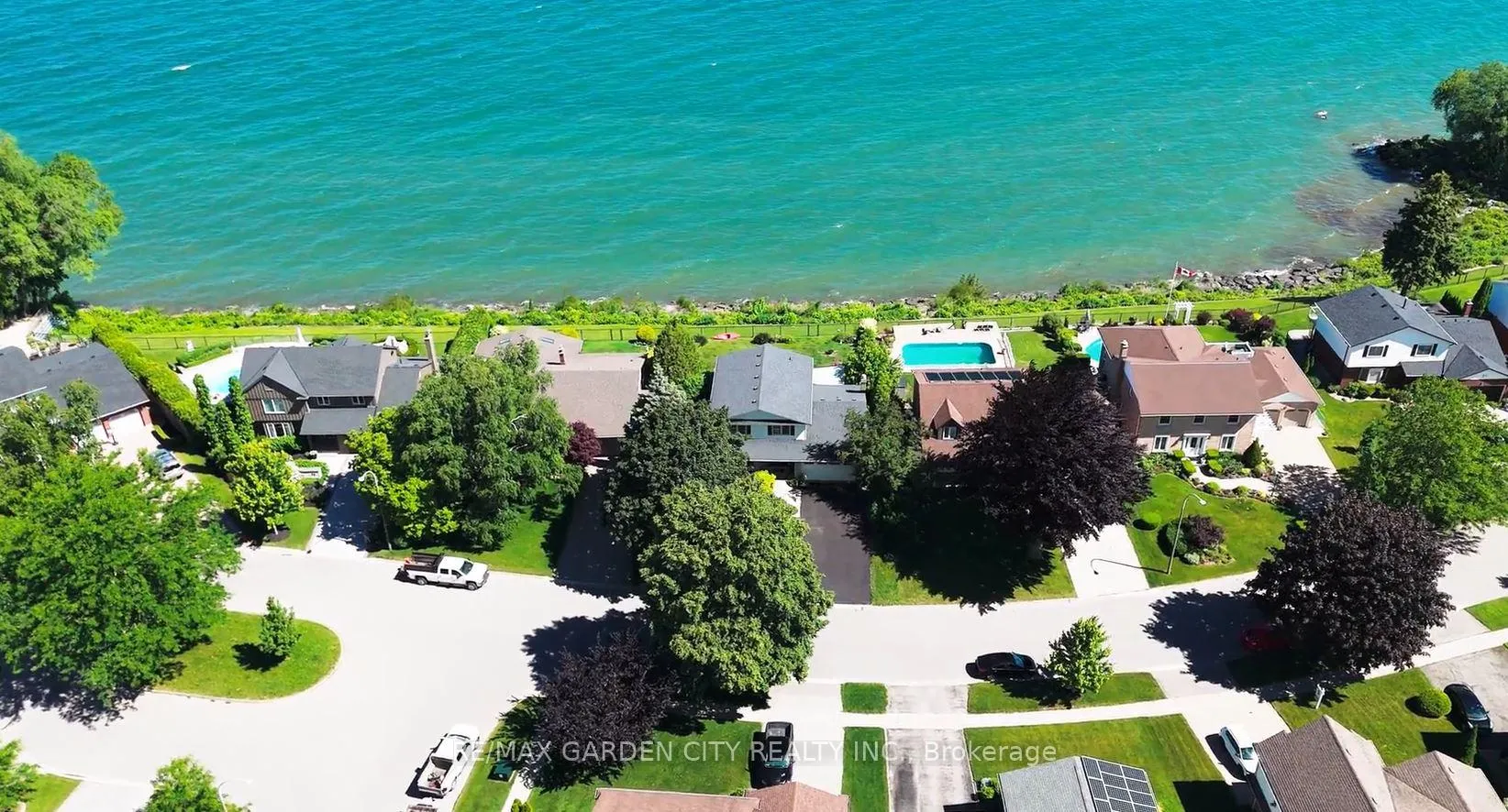 Photo 1 of 15 Cheval Drive, Grimsby, Grimsby Beach — HOMEH
