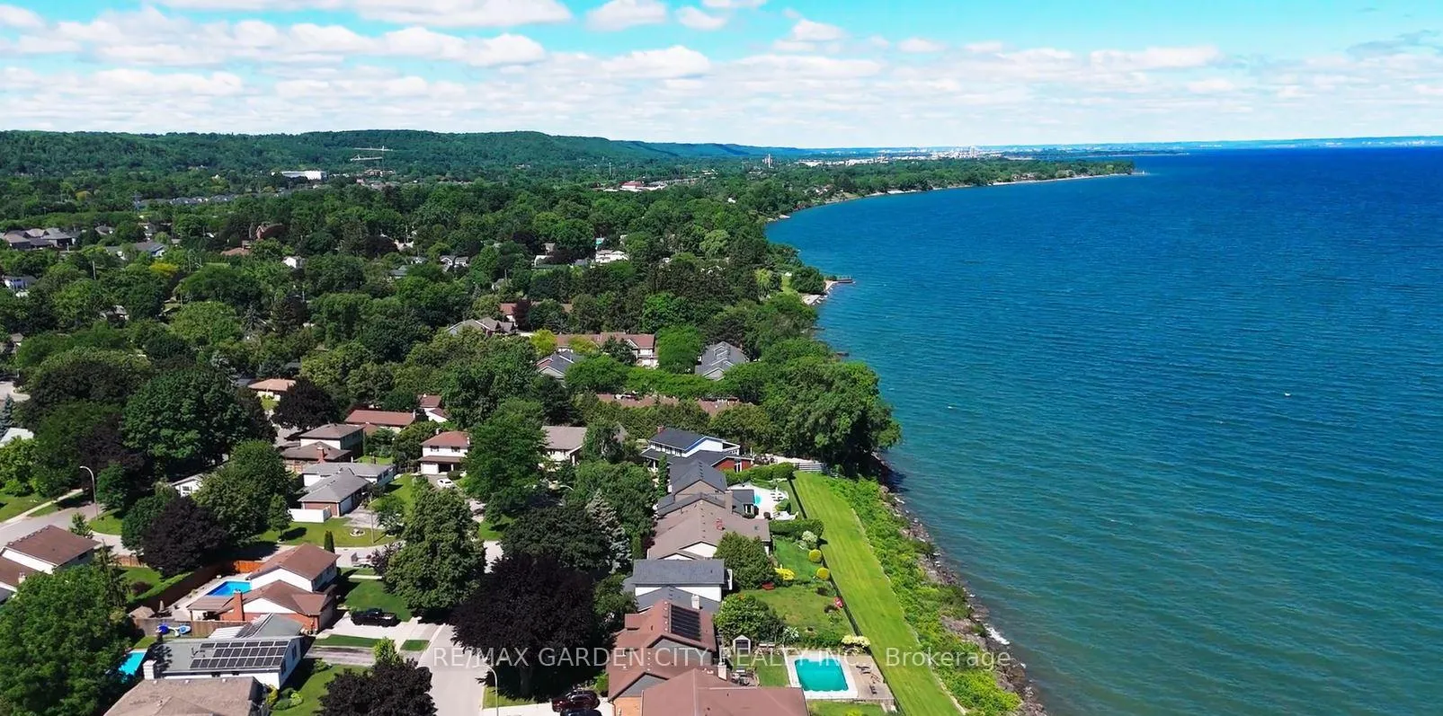 Photo 2 of 15 Cheval Drive, Grimsby, Grimsby Beach — HOMEH