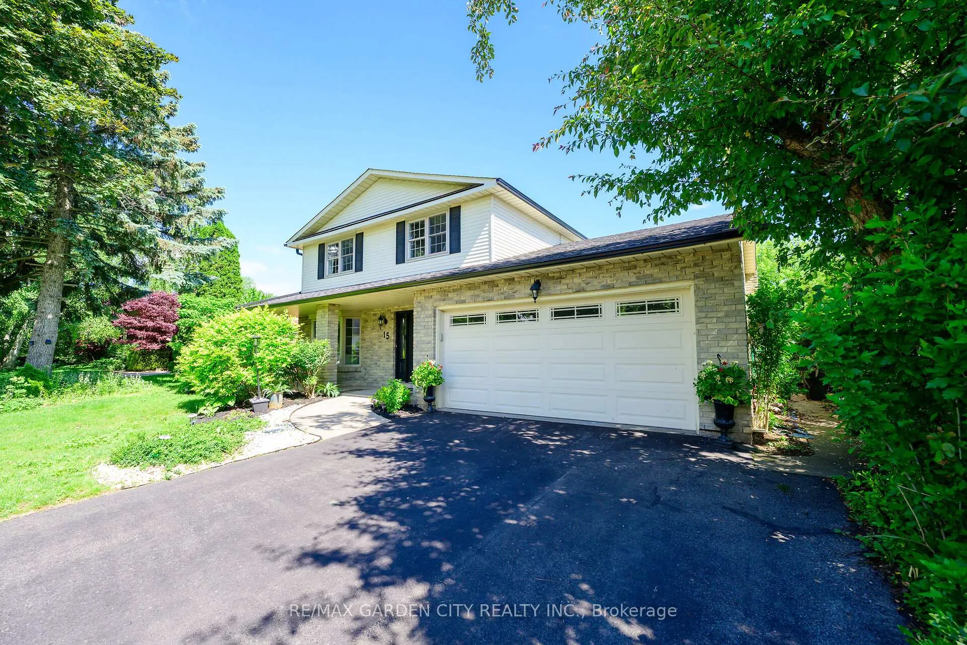 Photo 4 of 15 Cheval Drive, Grimsby, Grimsby Beach — HOMEH