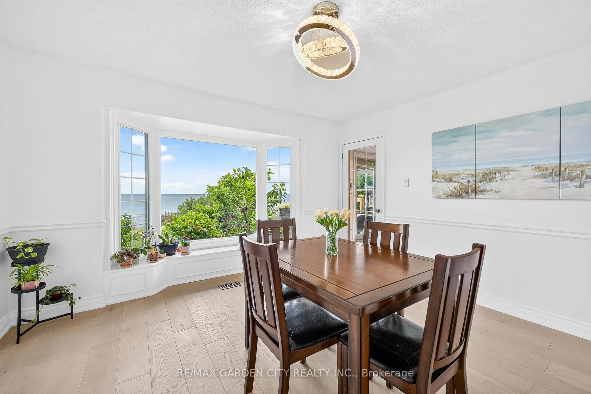 Photo 12 of 15 Cheval Drive, Grimsby, Grimsby Beach — HOMEH