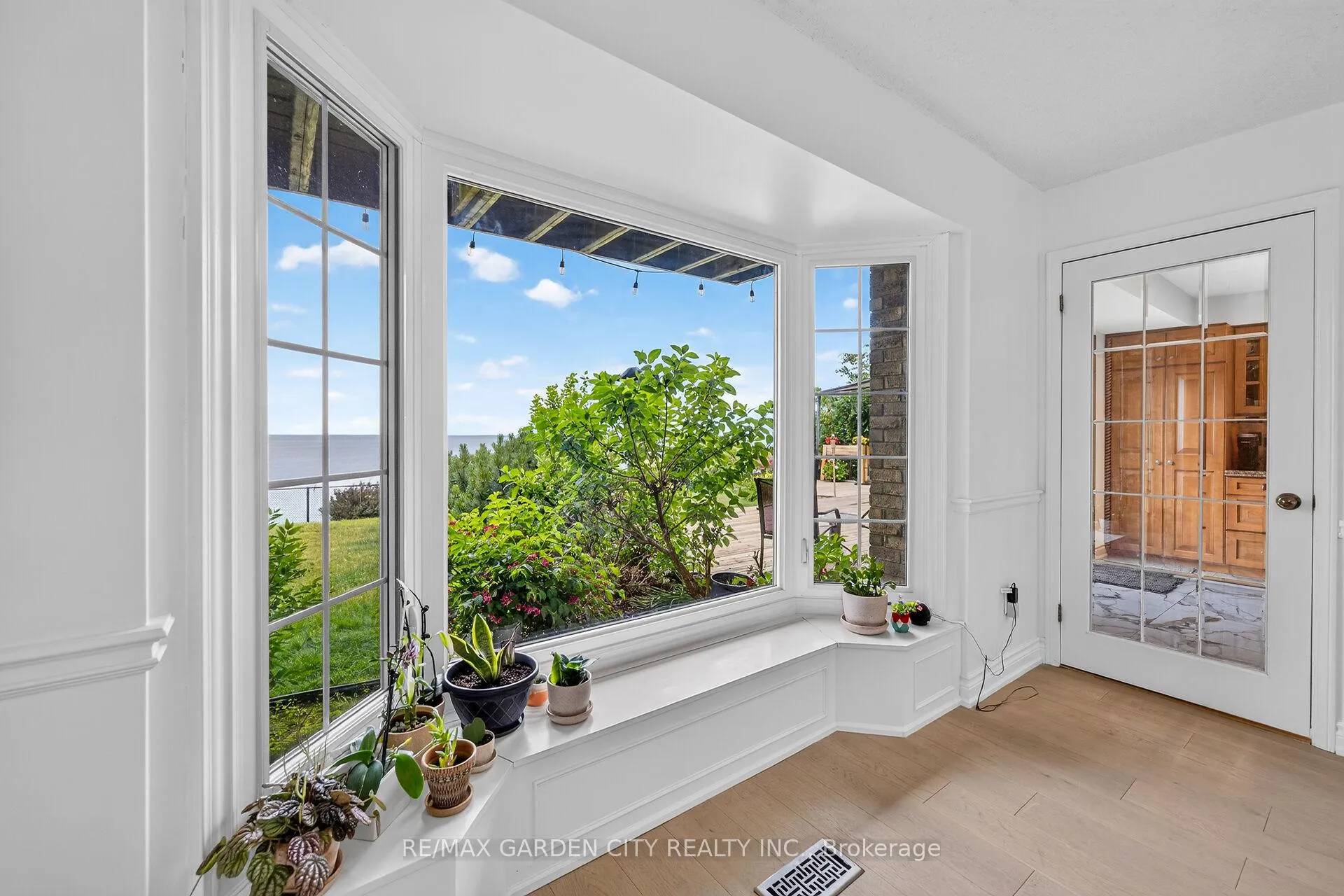 Photo 13 of 15 Cheval Drive, Grimsby, Grimsby Beach — HOMEH
