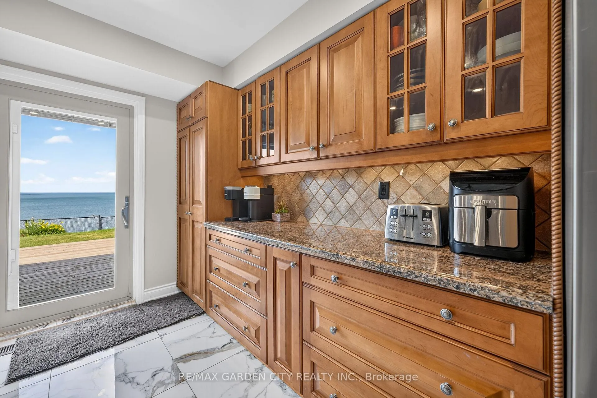 Photo 19 of 15 Cheval Drive, Grimsby, Grimsby Beach — HOMEH