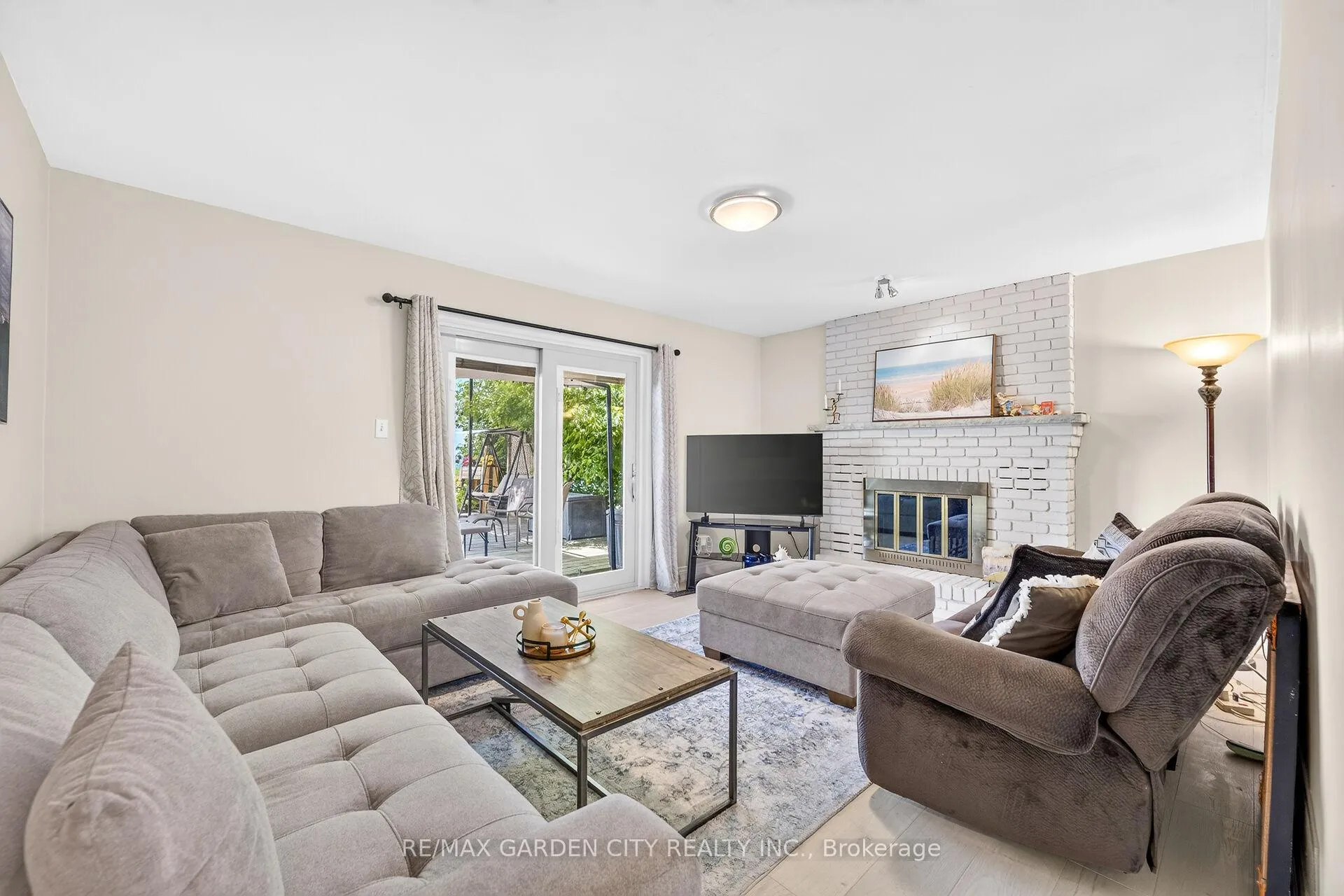 Photo 21 of 15 Cheval Drive, Grimsby, Grimsby Beach — HOMEH