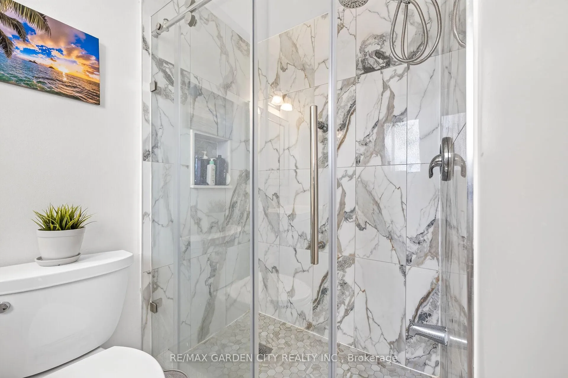 Photo 31 of 15 Cheval Drive, Grimsby, Grimsby Beach — HOMEH