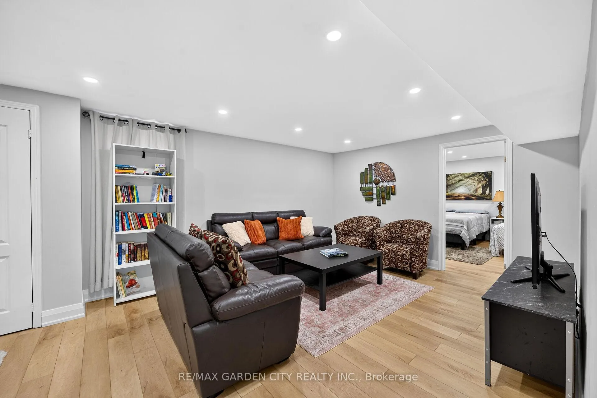 Photo 37 of 15 Cheval Drive, Grimsby, Grimsby Beach — HOMEH