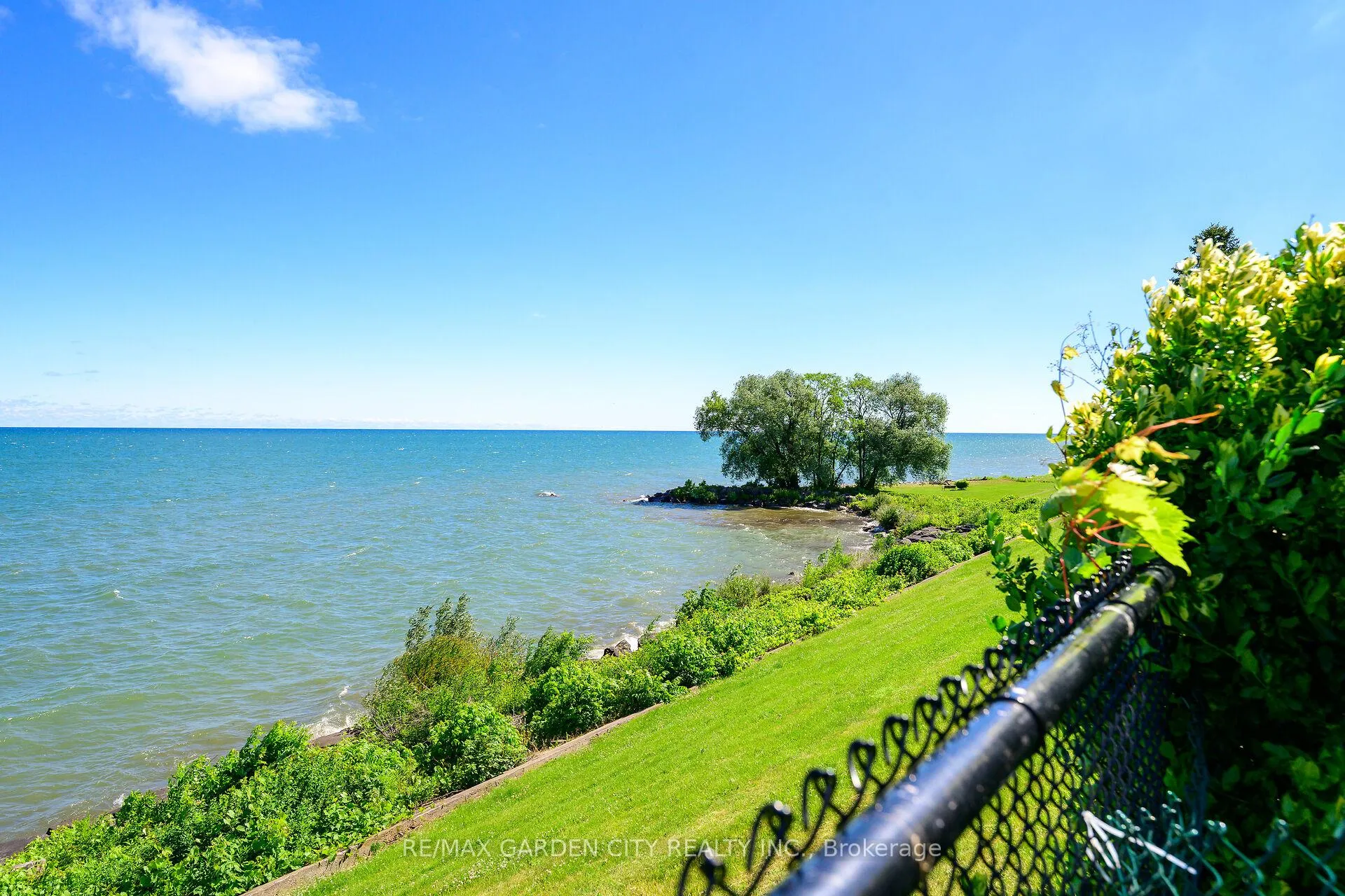 Photo 43 of 15 Cheval Drive, Grimsby, Grimsby Beach — HOMEH