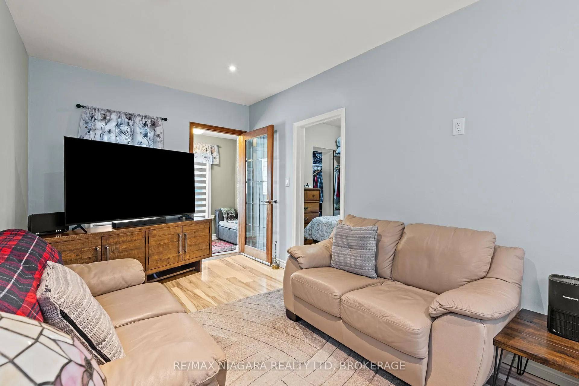 Photo 10 of 42 Mccormick Street, Welland, Prince Charles — HOMEH
