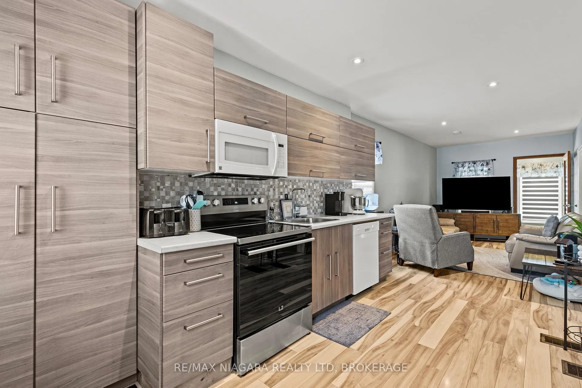 Photo 14 of 42 Mccormick Street, Welland, Prince Charles — HOMEH