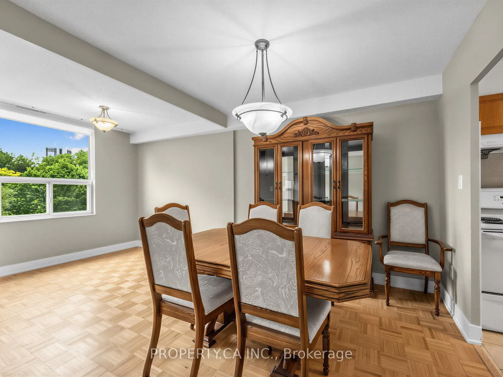 Photo 8 of Unit 708, 10 Edgecliff Golfway, Toronto, Flemingdon Park — HOMEH