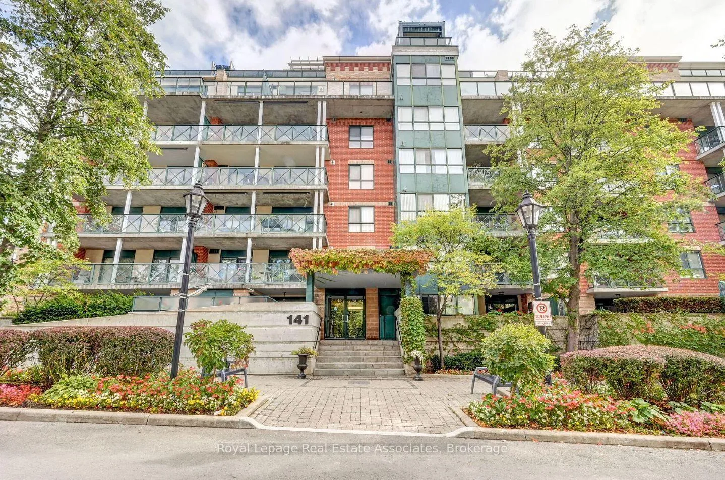 Photo 1 of Unit 206, 141 Woodbridge Avenue, Vaughan, West Woodbridge — HOMEH