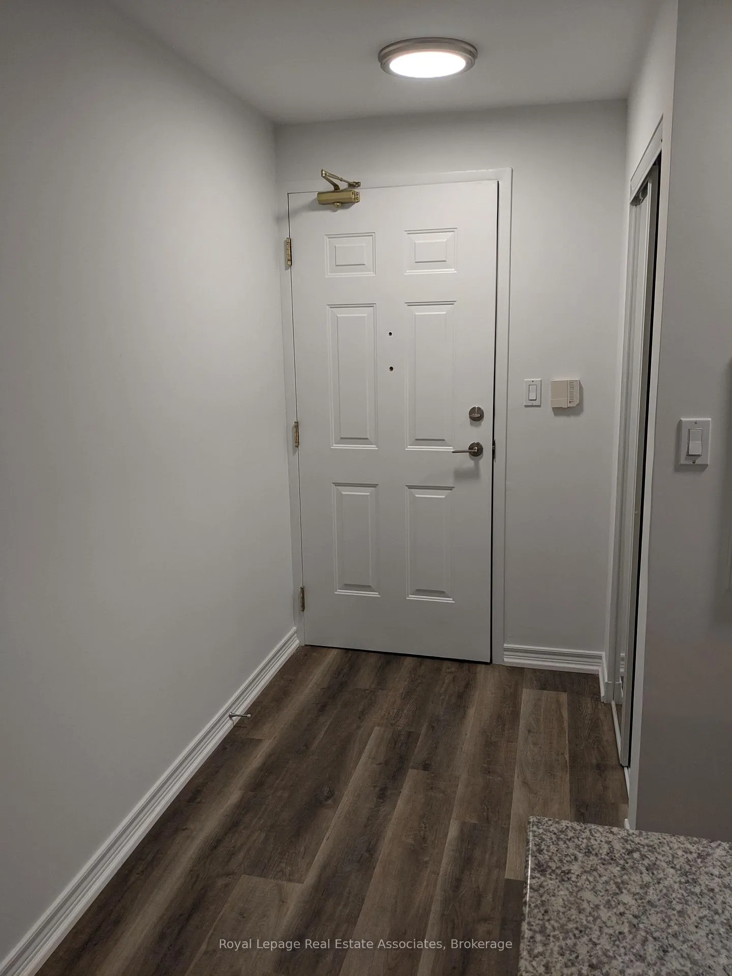 Photo 4 of Unit 206, 141 Woodbridge Avenue, Vaughan, West Woodbridge — HOMEH