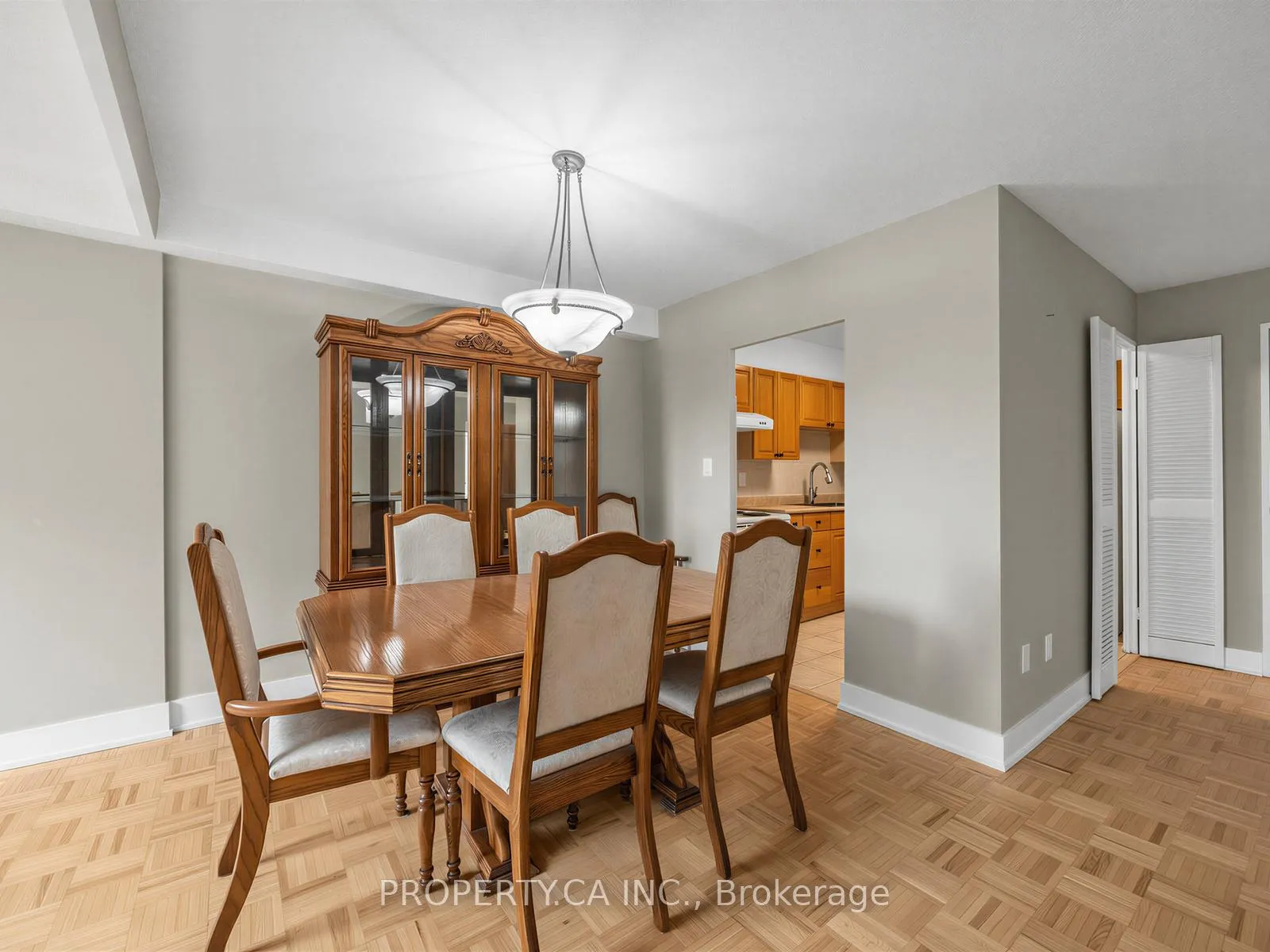 Photo 8 of Unit 708, 10 Edgecliffe Golfway, Toronto, Flemingdon Park — HOMEH