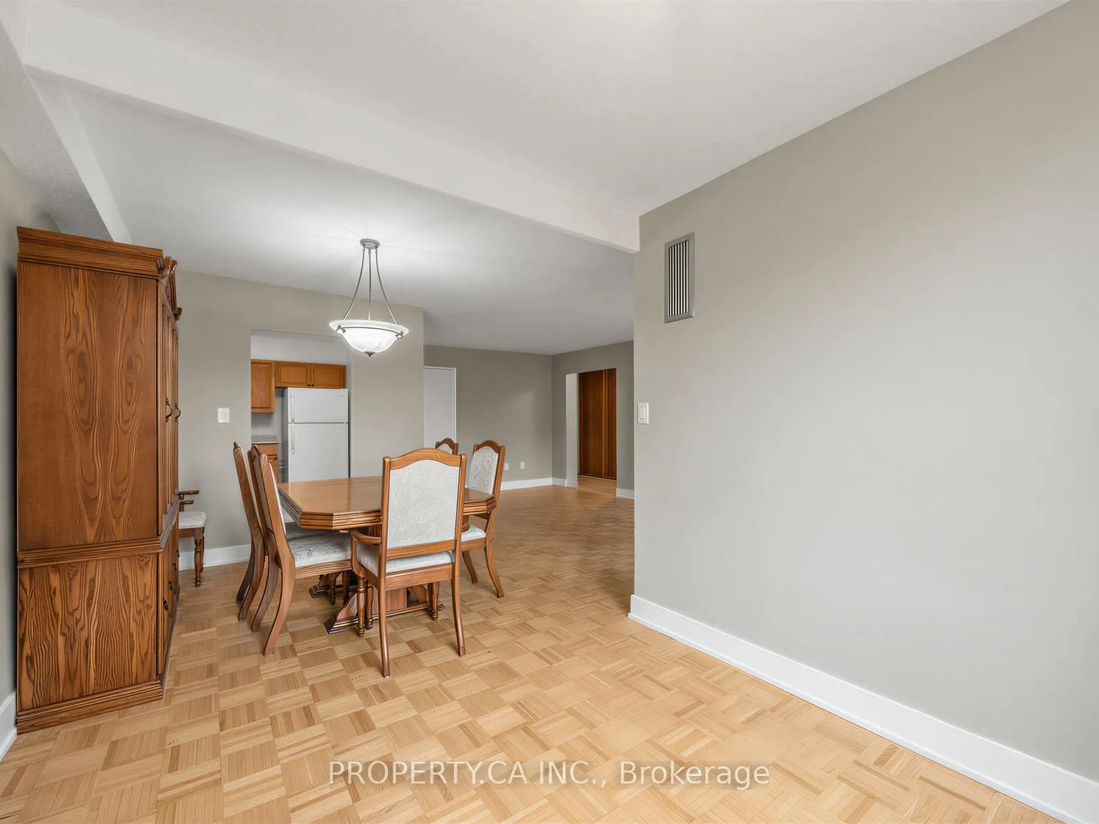 Photo 11 of Unit 708, 10 Edgecliffe Golfway, Toronto, Flemingdon Park — HOMEH