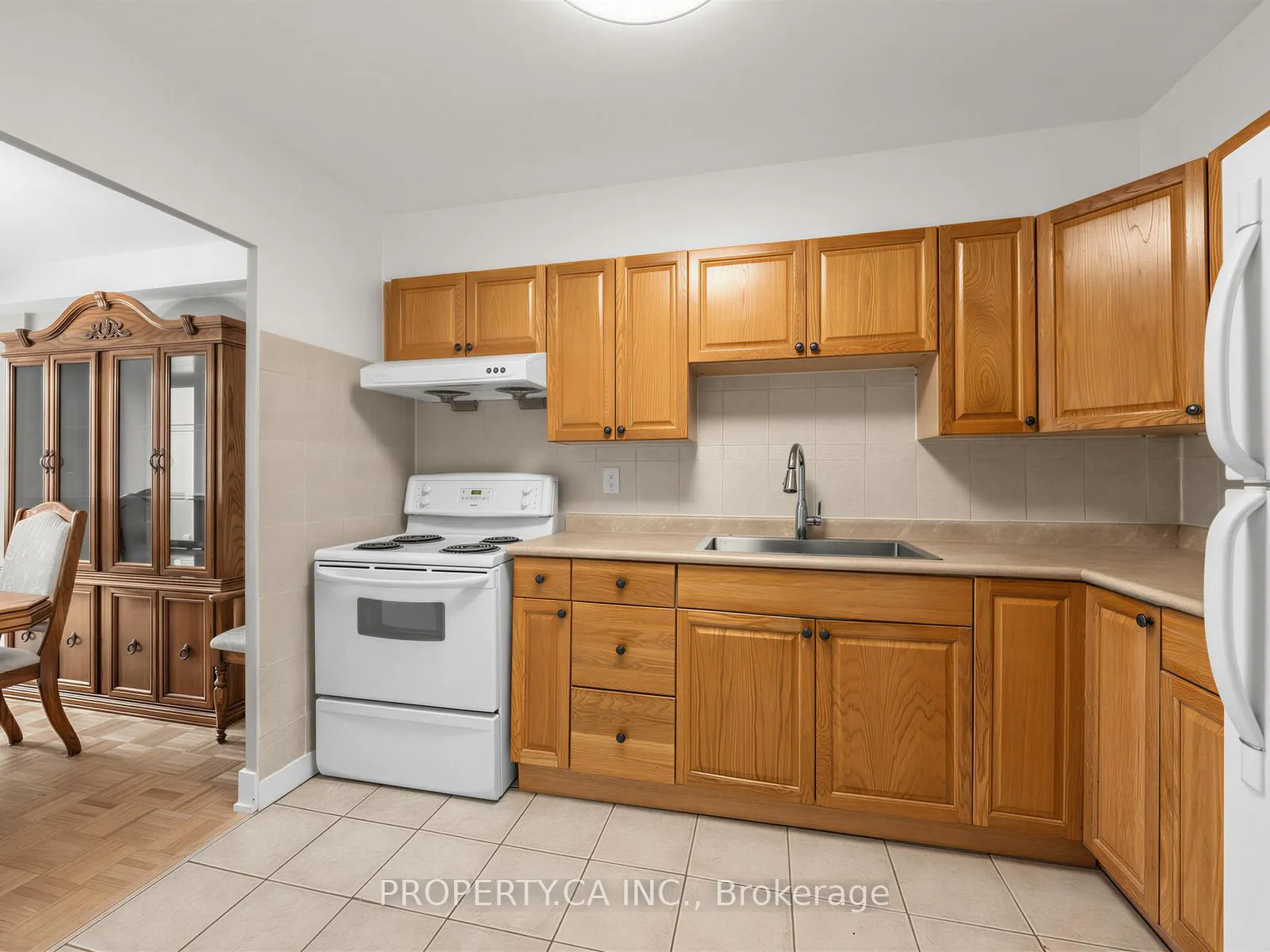 Photo 13 of Unit 708, 10 Edgecliffe Golfway, Toronto, Flemingdon Park — HOMEH