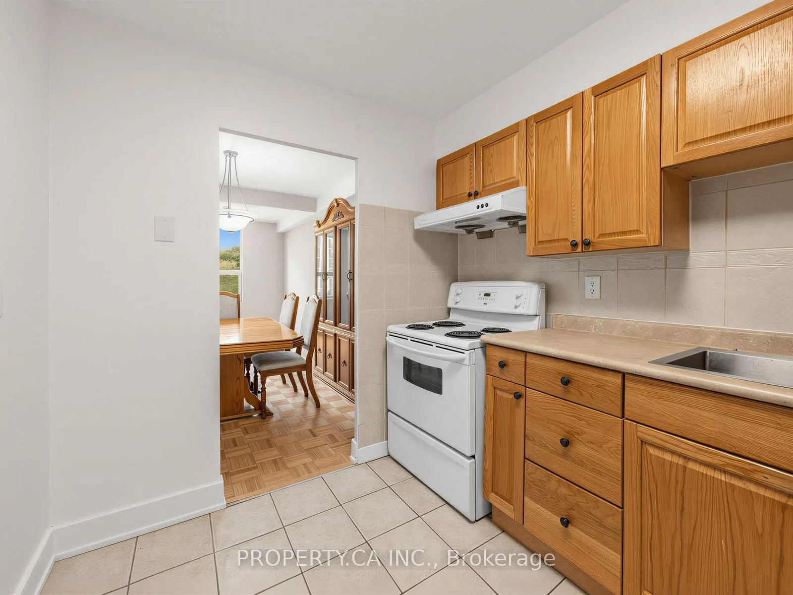Photo 15 of Unit 708, 10 Edgecliffe Golfway, Toronto, Flemingdon Park — HOMEH
