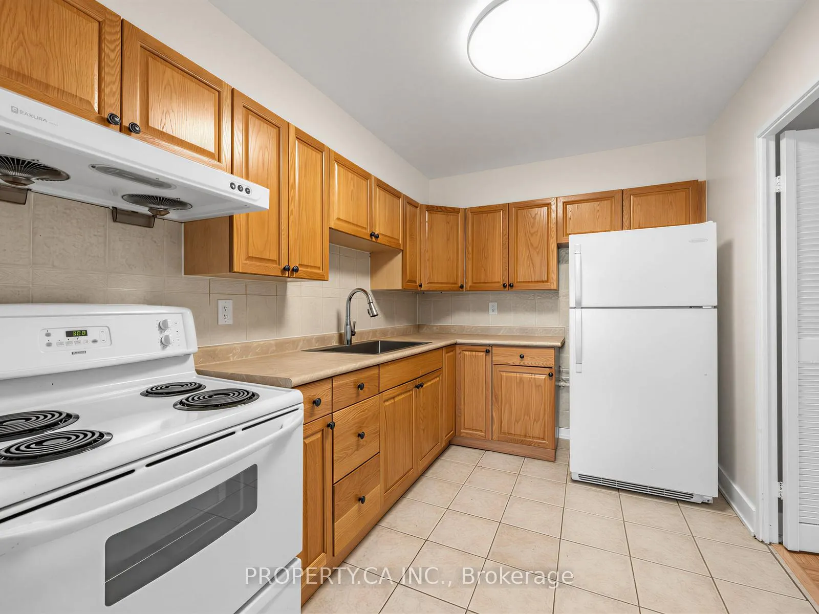 Photo 16 of Unit 708, 10 Edgecliffe Golfway, Toronto, Flemingdon Park — HOMEH