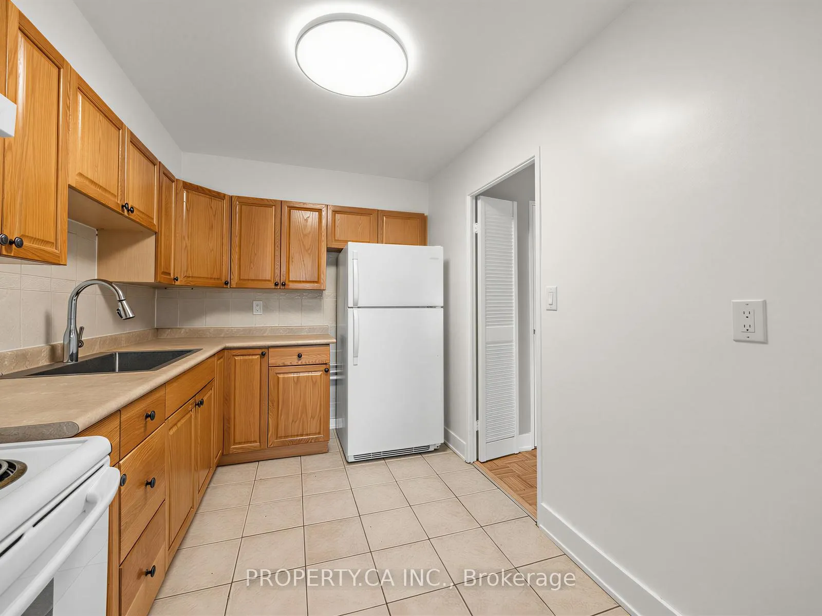 Photo 17 of Unit 708, 10 Edgecliffe Golfway, Toronto, Flemingdon Park — HOMEH