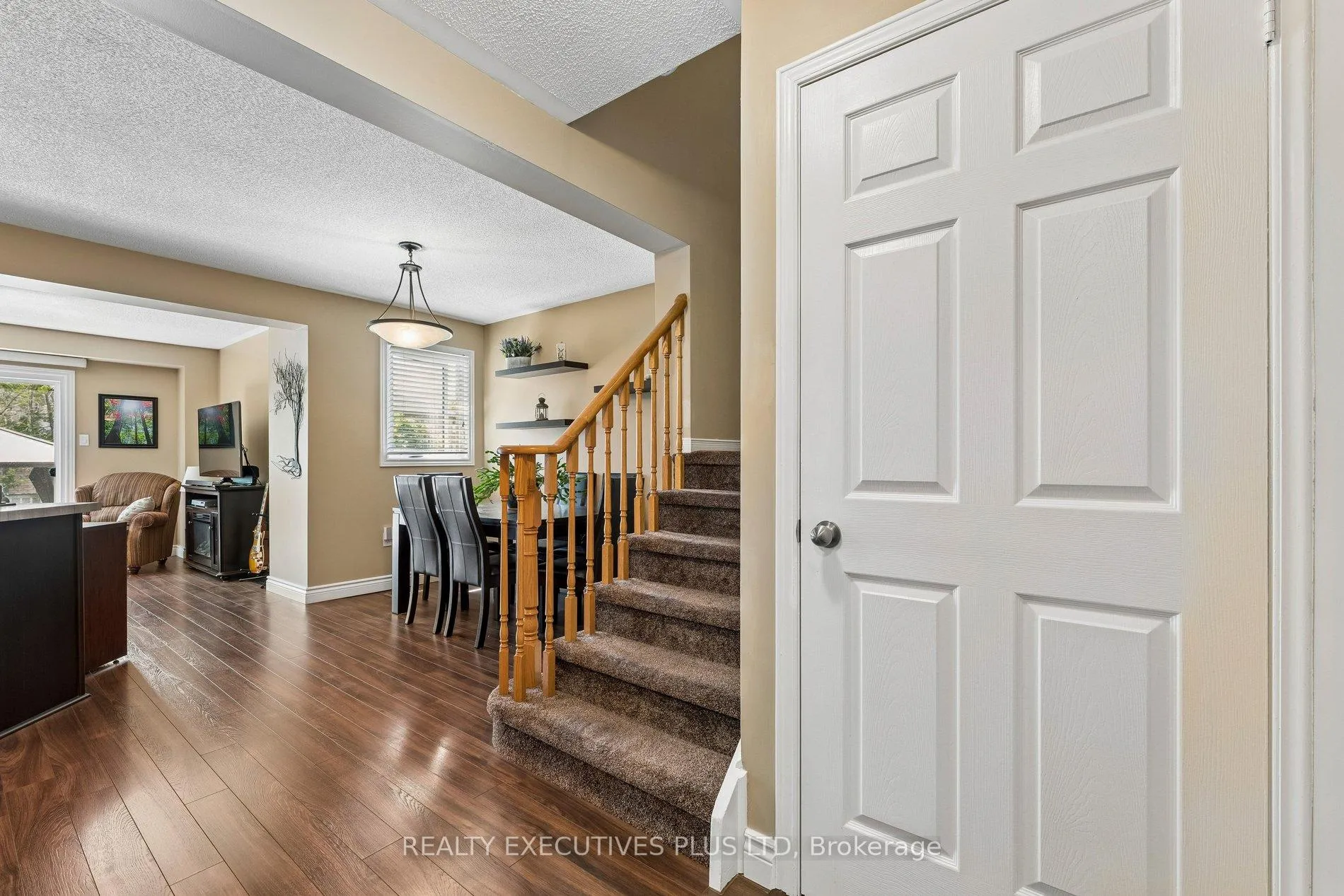 Photo 5 of 51 Ashbrook Way, Brampton, Fletcher's West — HOMEH