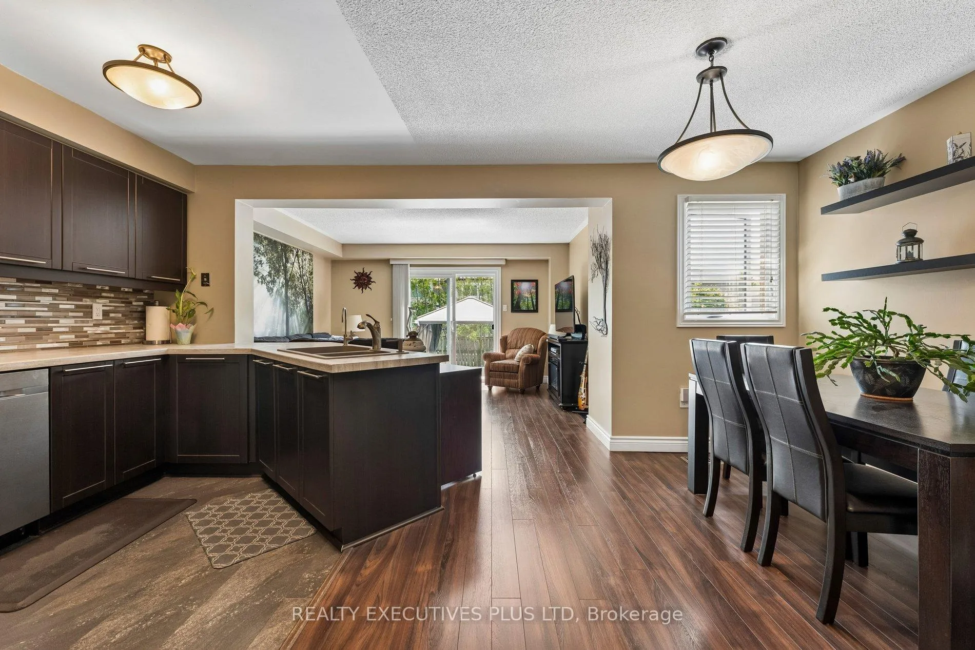 Photo 6 of 51 Ashbrook Way, Brampton, Fletcher's West — HOMEH