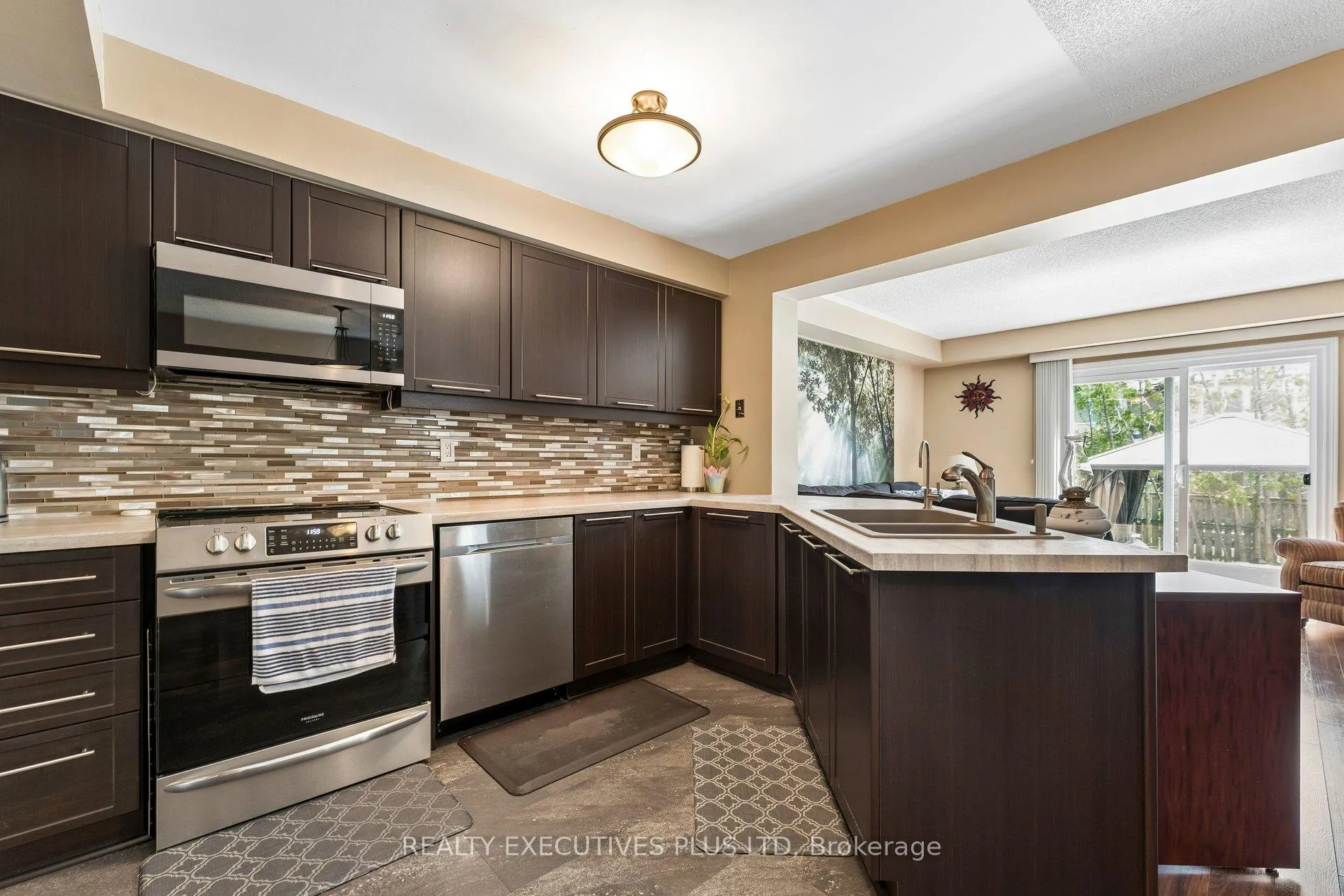 Photo 7 of 51 Ashbrook Way, Brampton, Fletcher's West — HOMEH