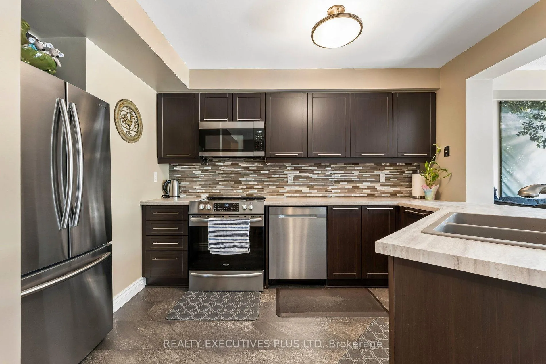 Photo 8 of 51 Ashbrook Way, Brampton, Fletcher's West — HOMEH