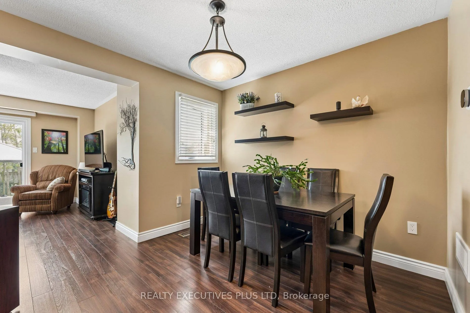 Photo 9 of 51 Ashbrook Way, Brampton, Fletcher's West — HOMEH