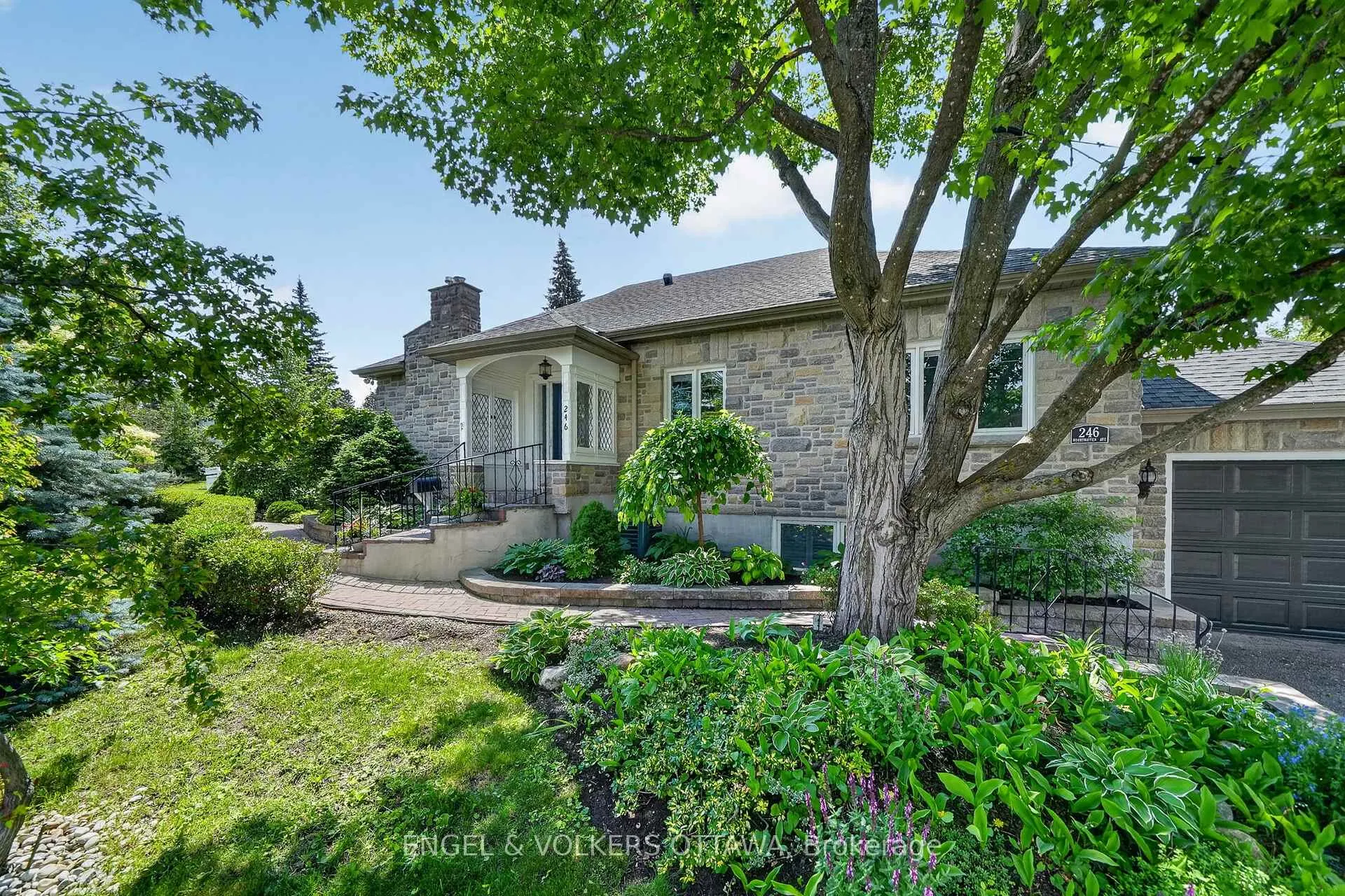 Photo 2 of 246 Mountbatten Avenue, Ottawa, Applewood Acres — HOMEH