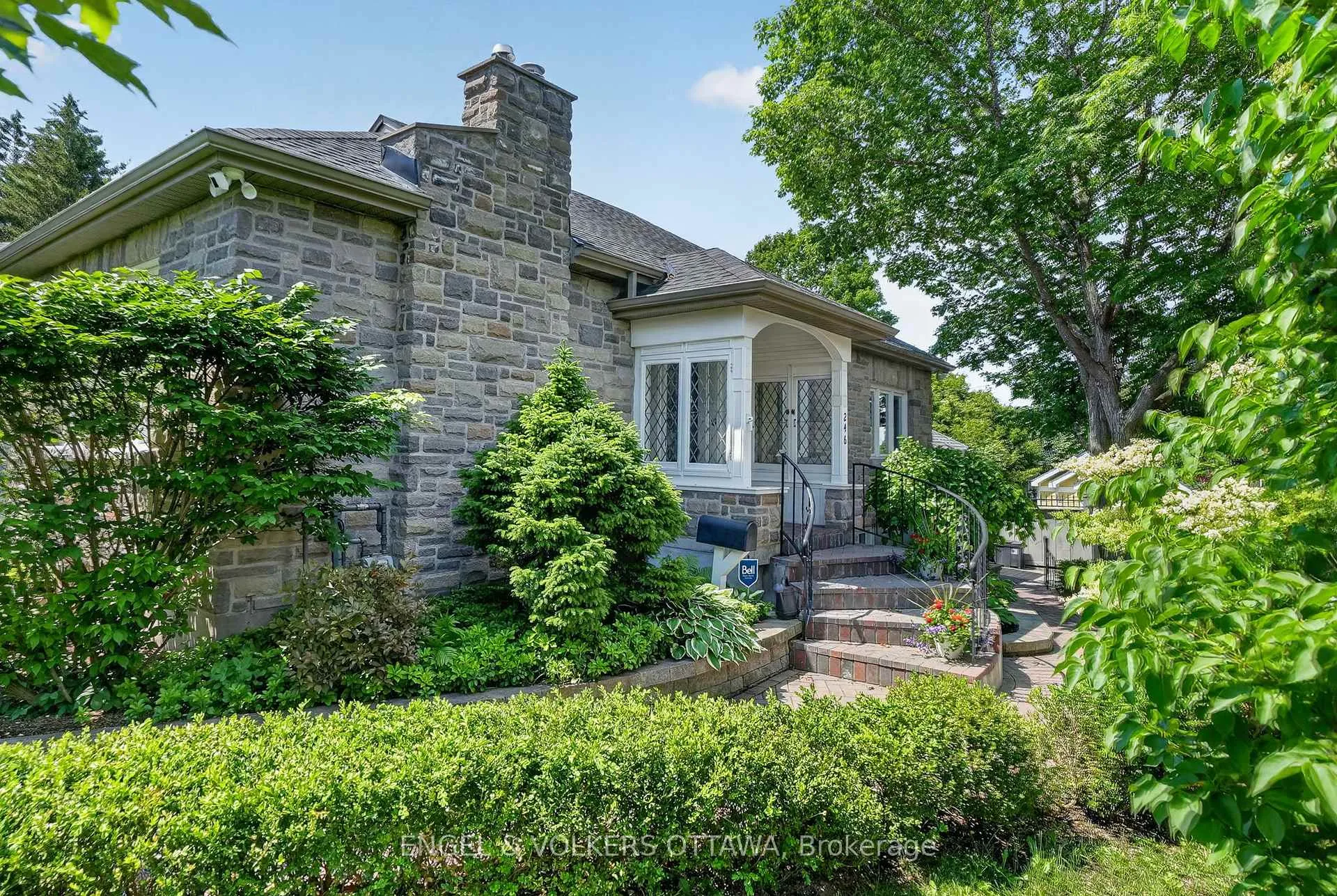 Photo 3 of 246 Mountbatten Avenue, Ottawa, Applewood Acres — HOMEH