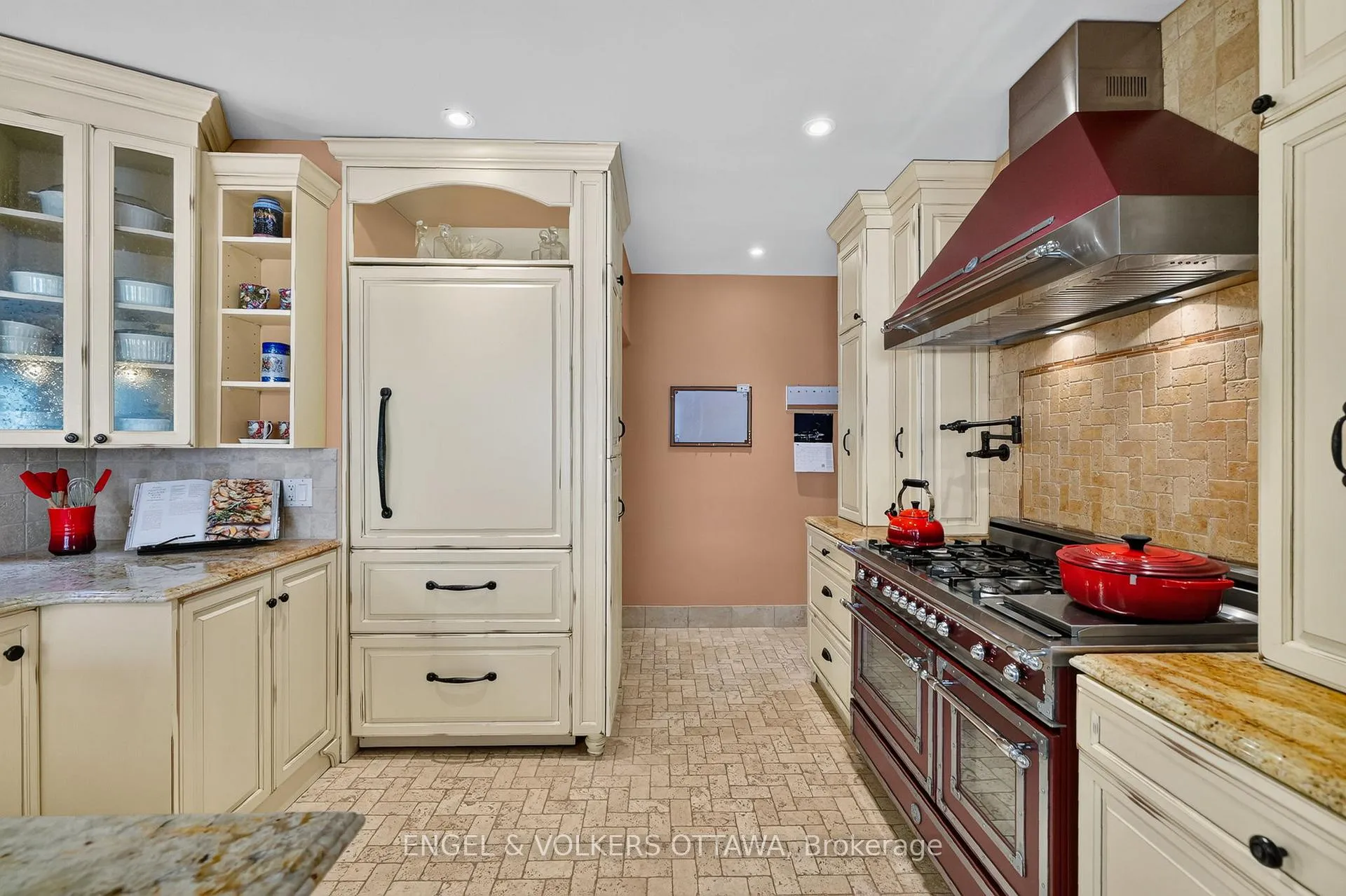 Photo 13 of 246 Mountbatten Avenue, Ottawa, Applewood Acres — HOMEH