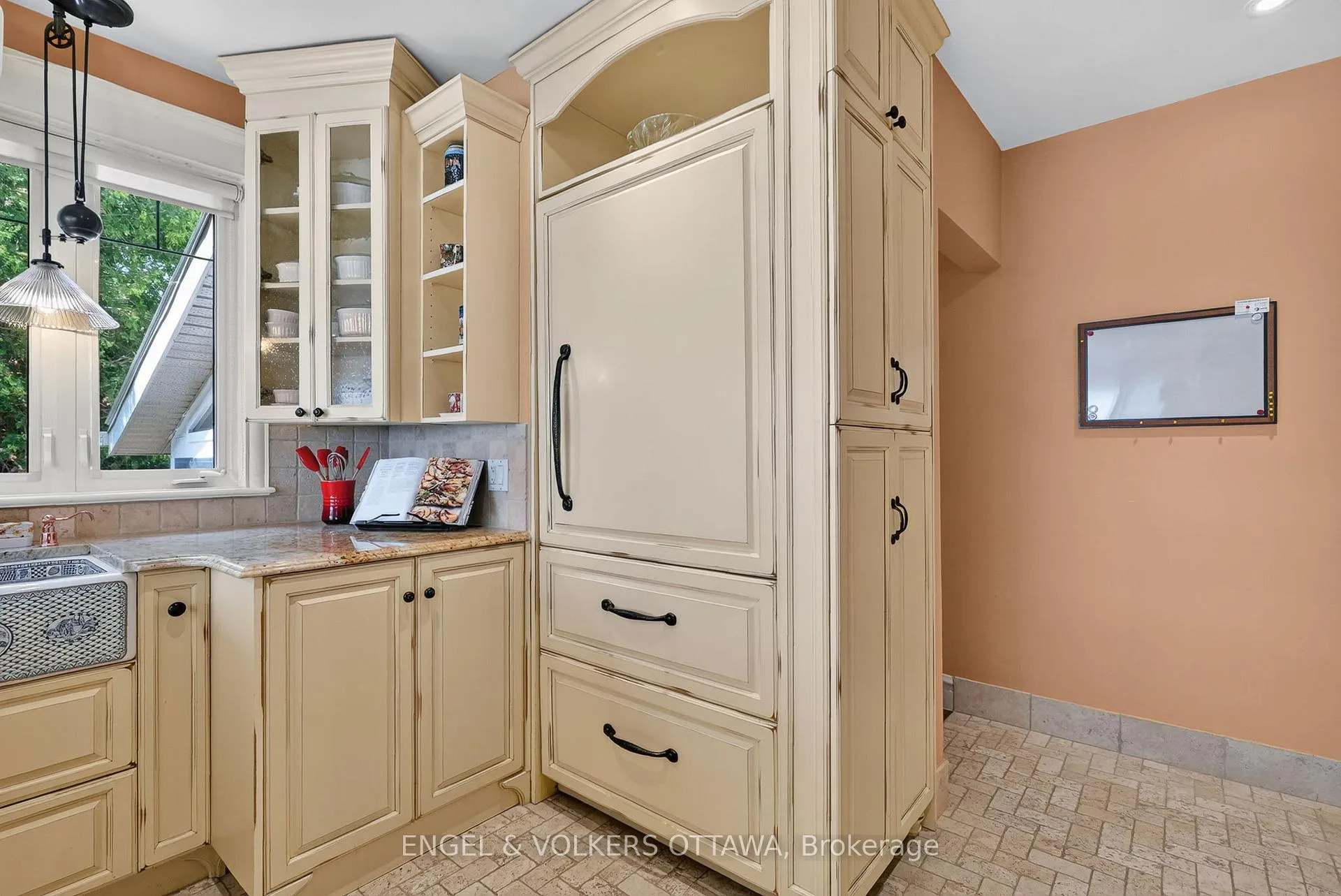 Photo 16 of 246 Mountbatten Avenue, Ottawa, Applewood Acres — HOMEH