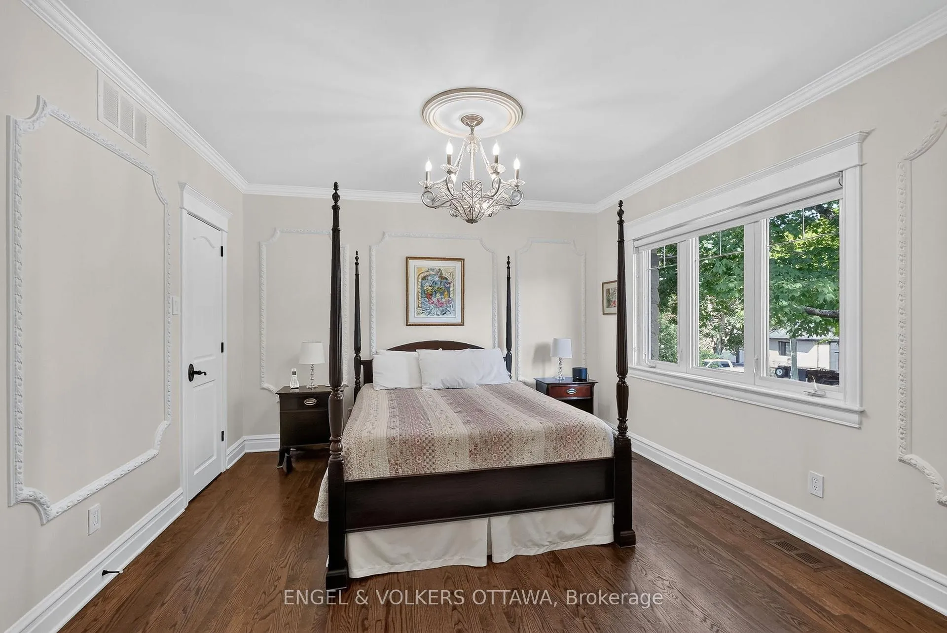 Photo 17 of 246 Mountbatten Avenue, Ottawa, Applewood Acres — HOMEH