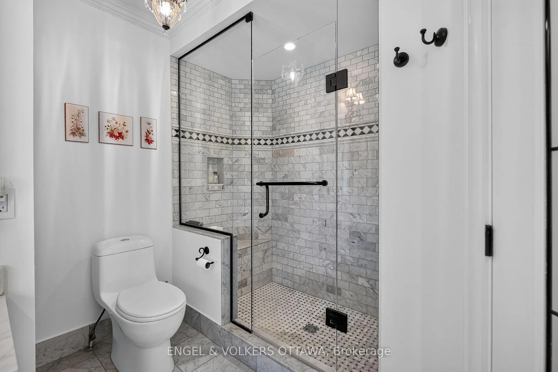 Photo 21 of 246 Mountbatten Avenue, Ottawa, Applewood Acres — HOMEH