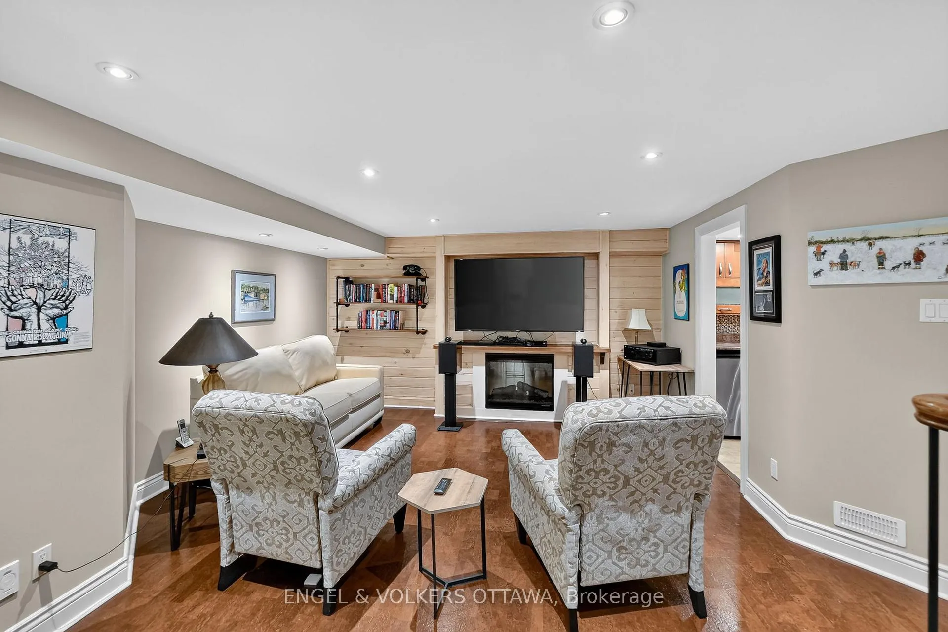 Photo 24 of 246 Mountbatten Avenue, Ottawa, Applewood Acres — HOMEH