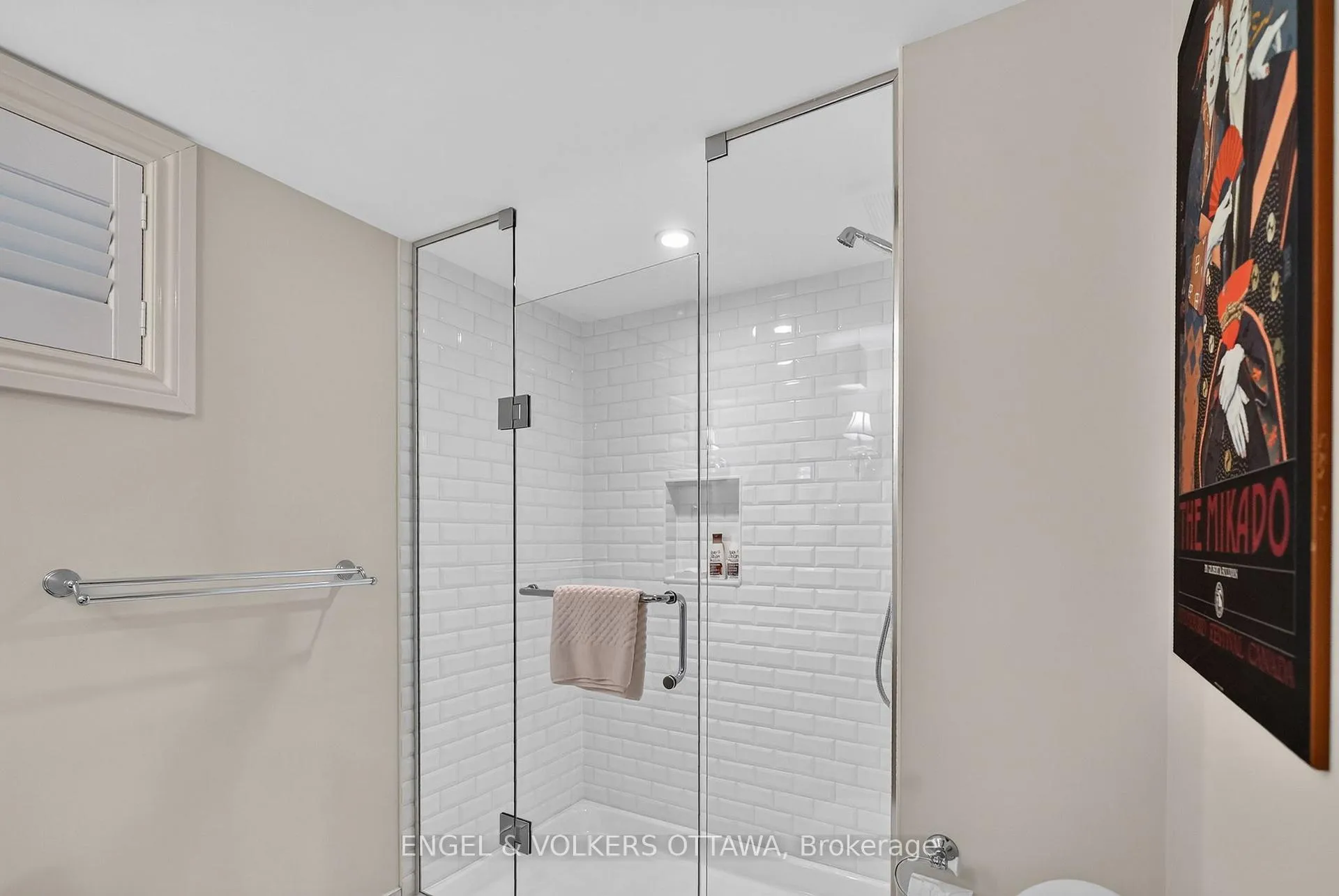 Photo 32 of 246 Mountbatten Avenue, Ottawa, Applewood Acres — HOMEH
