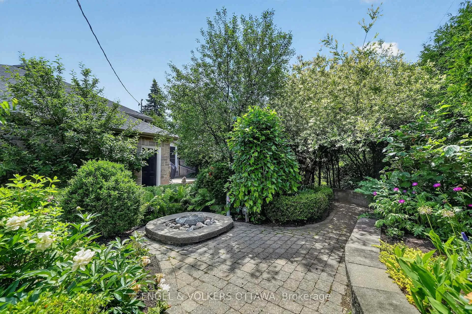 Photo 35 of 246 Mountbatten Avenue, Ottawa, Applewood Acres — HOMEH