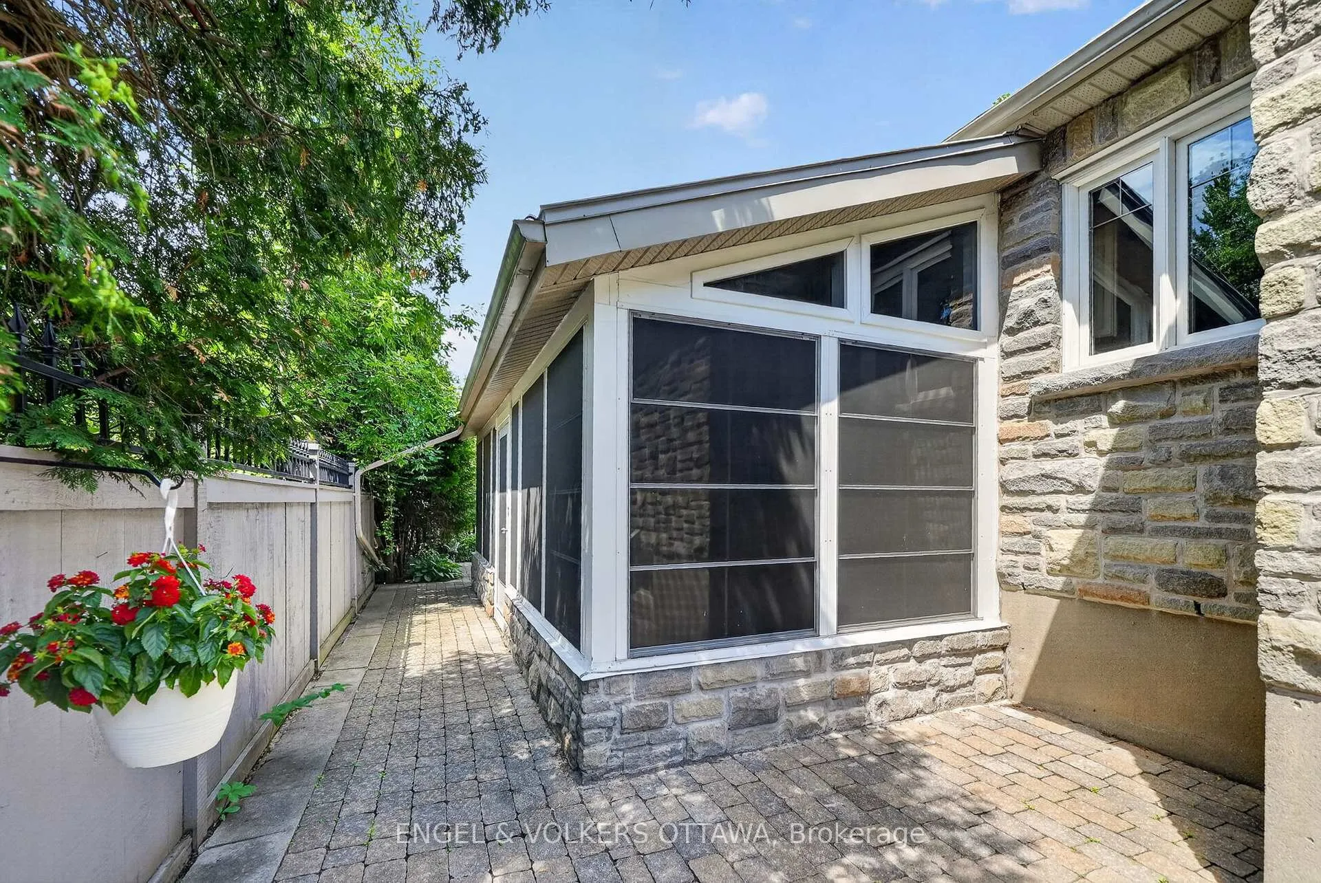 Photo 37 of 246 Mountbatten Avenue, Ottawa, Applewood Acres — HOMEH