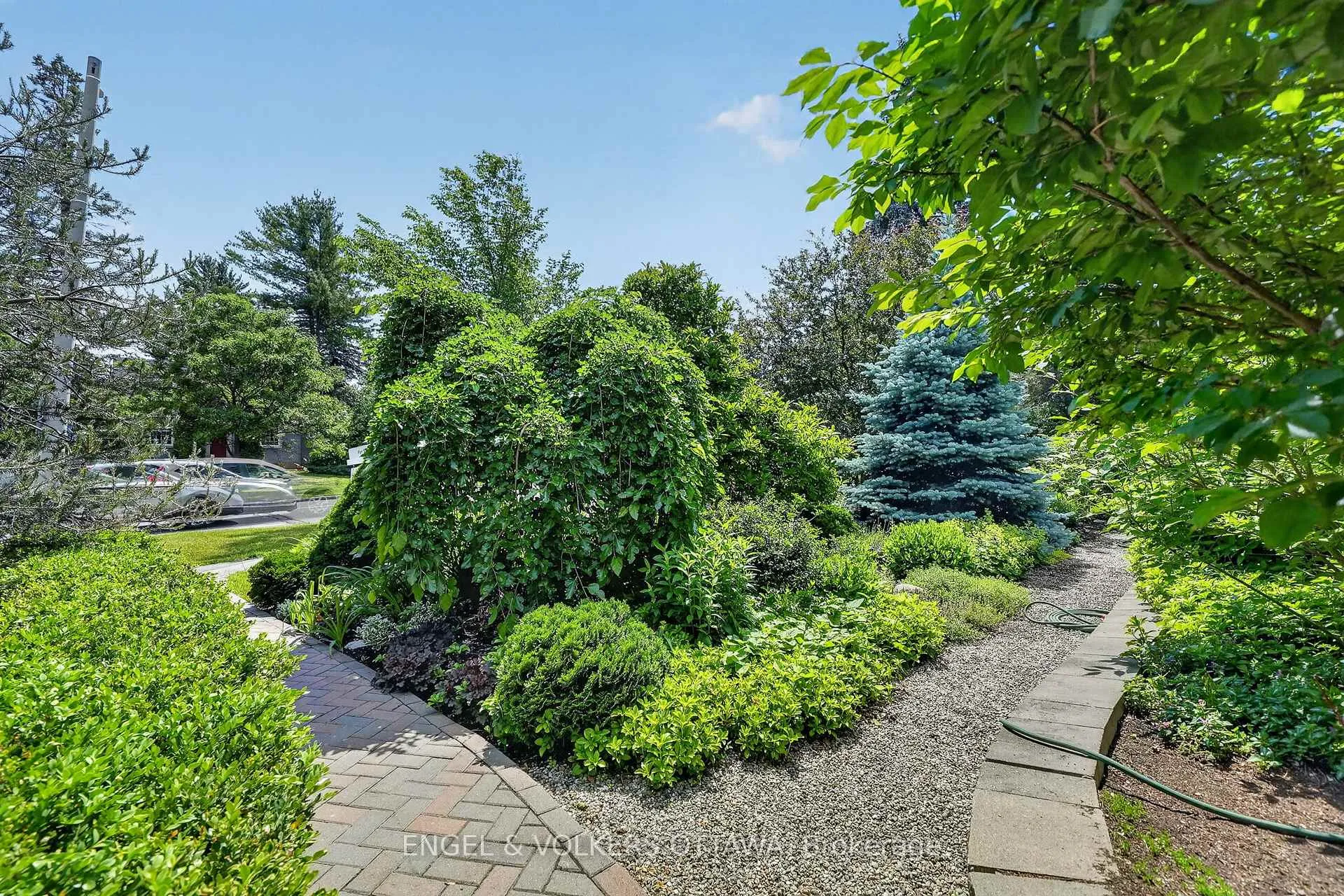 Photo 40 of 246 Mountbatten Avenue, Ottawa, Applewood Acres — HOMEH