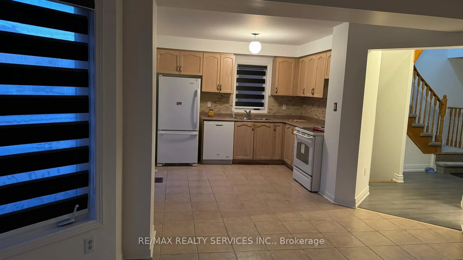 Photo 5 of 44 Saintsbury Crescent, Brampton, Sandringham-Wellington — HOMEH