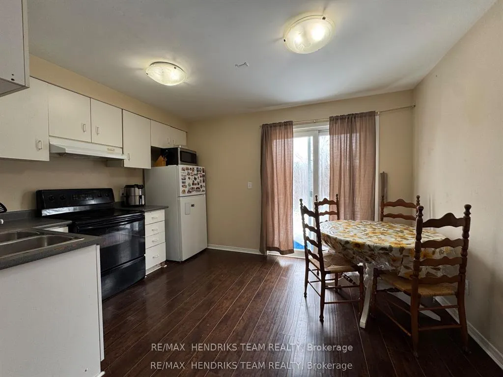 Photo 2 of 308 Oakdale Avenue, St. Catharines, E. Chester — HOMEH