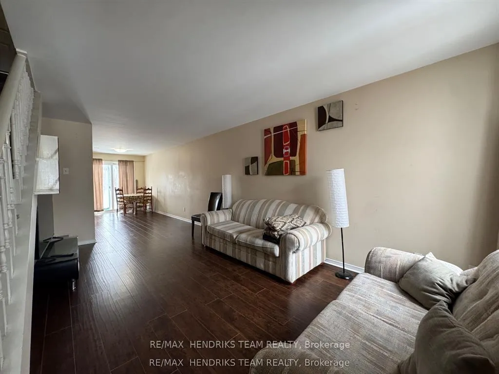Photo 4 of 308 Oakdale Avenue, St. Catharines, E. Chester — HOMEH