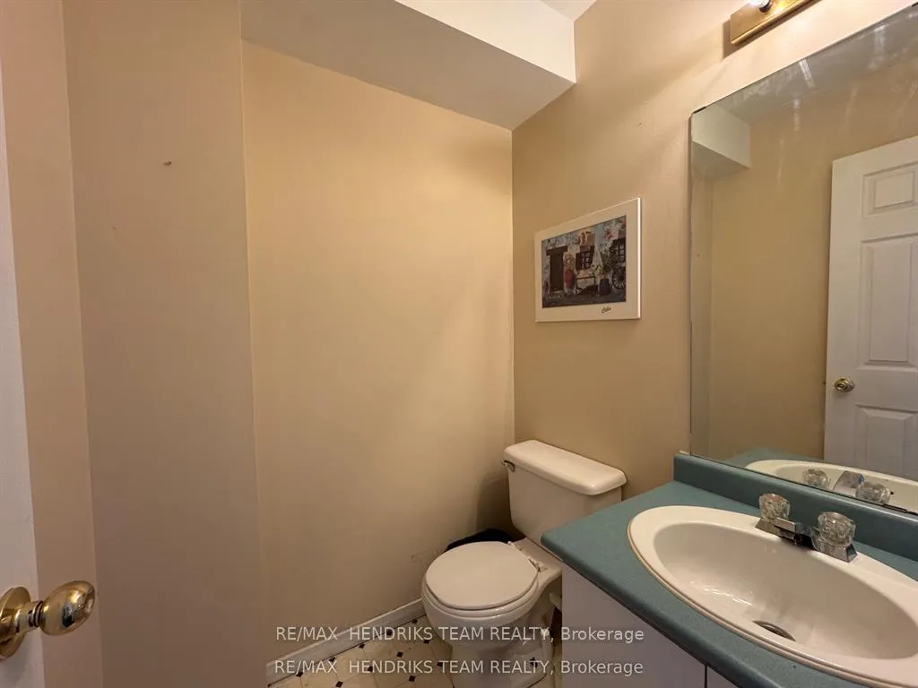 Photo 5 of 308 Oakdale Avenue, St. Catharines, E. Chester — HOMEH