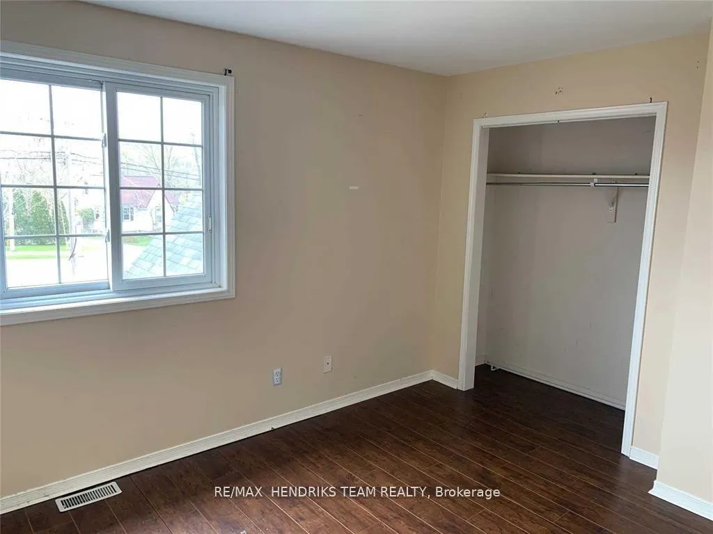Photo 6 of 308 Oakdale Avenue, St. Catharines, E. Chester — HOMEH