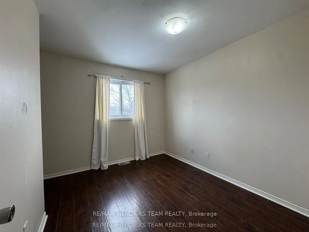 Photo 7 of 308 Oakdale Avenue, St. Catharines, E. Chester — HOMEH